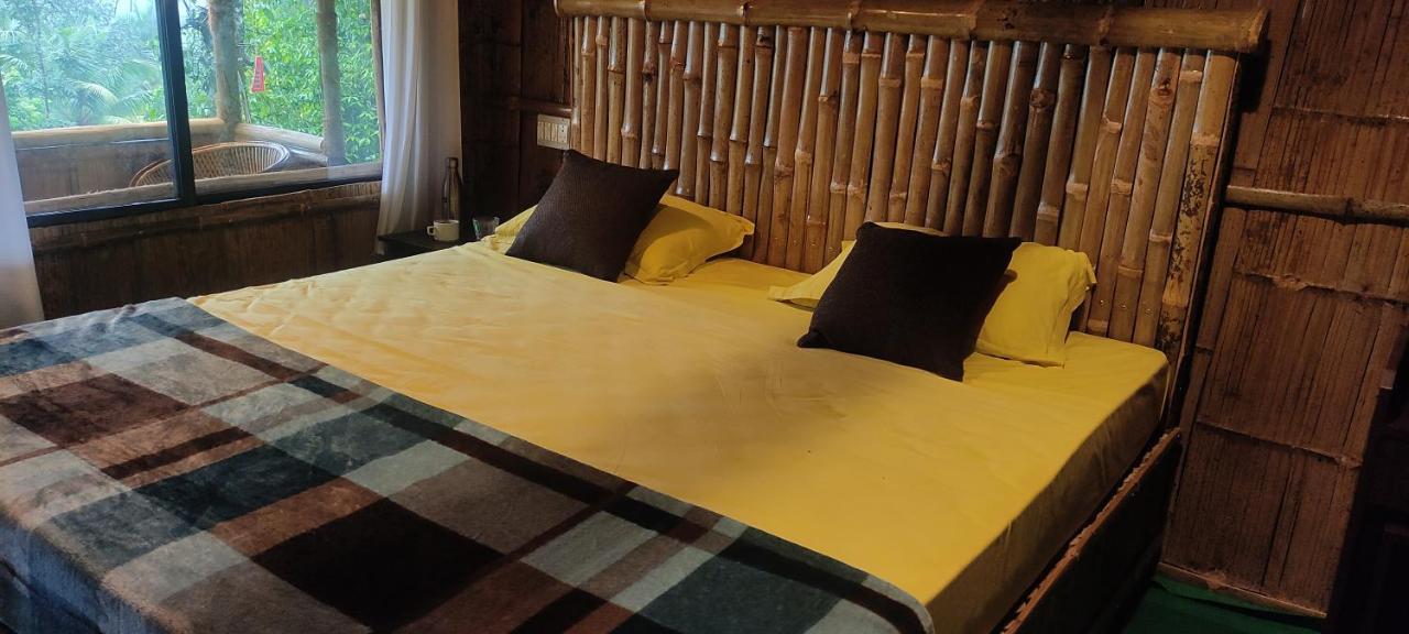 Fab - Bamboo Hut With Open Shower Муннар Экстерьер фото