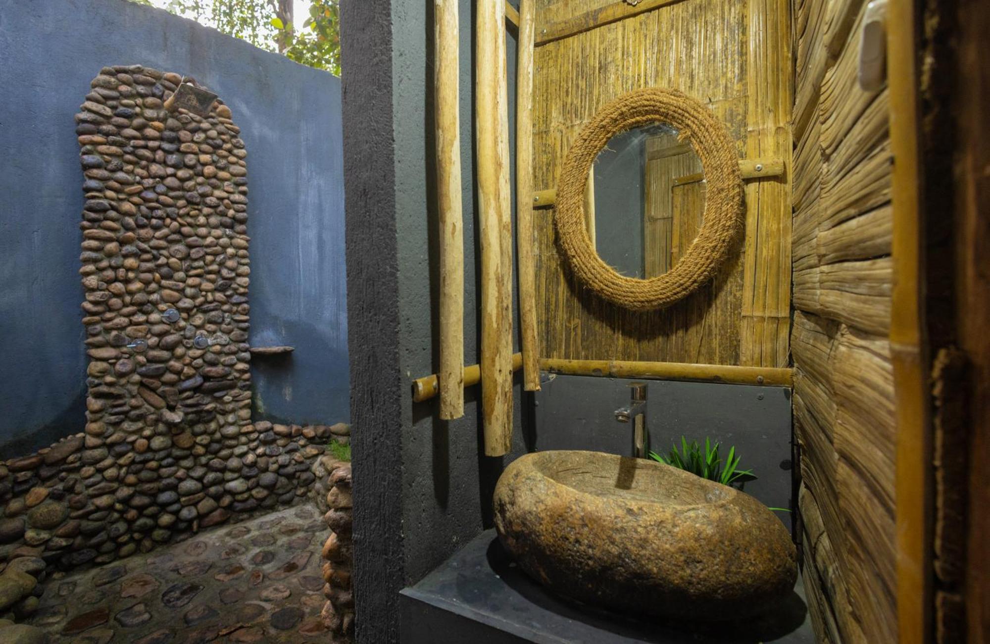 Fab - Bamboo Hut With Open Shower Муннар Экстерьер фото